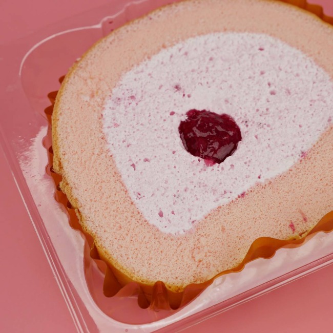 7-11-strawberry-roll-cream