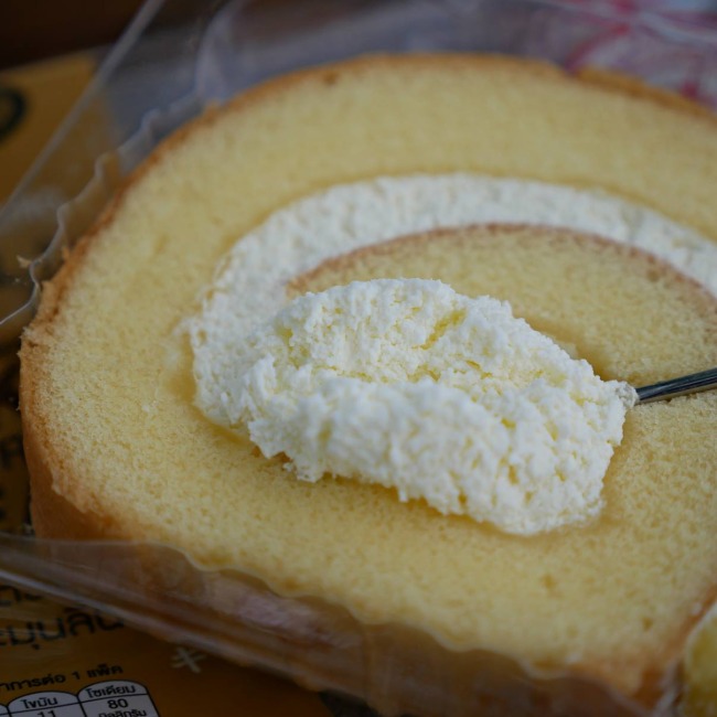 7-11-vanilla-roll-cream-cake