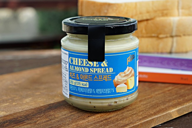 feliz-cheese-almond-spread