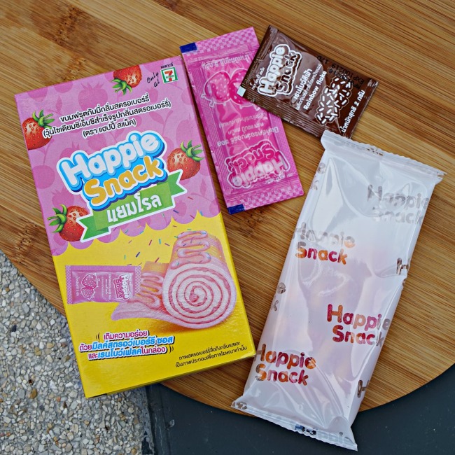 gummy-happie-snack-jam-roll
