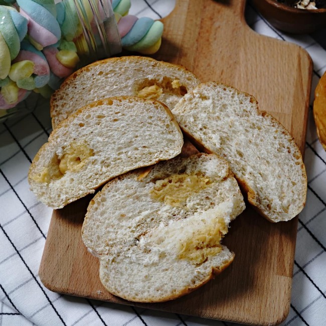 7-11-peanut-custard-filled-whole-wheat-butter-bun