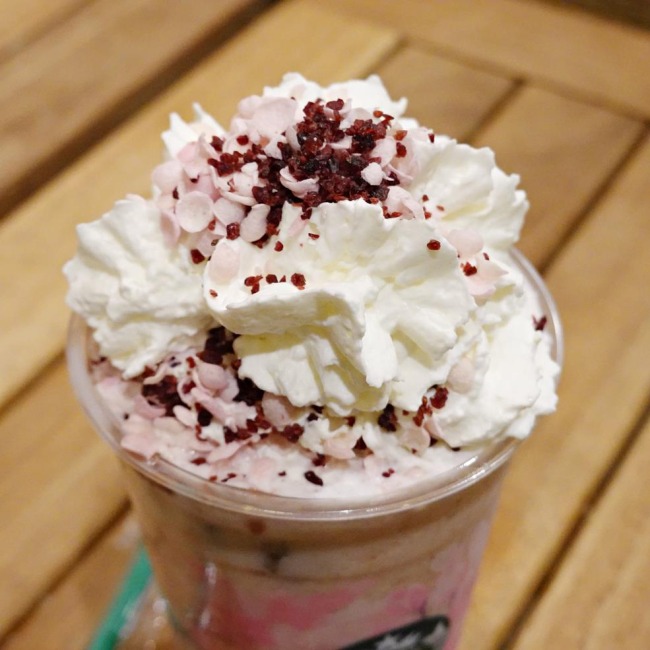 starbucks-azuki-creme-blossom-frappuccino