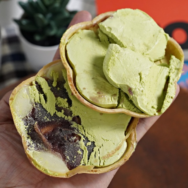 imuraya-ice-cream-green-tea-red-beans-moji