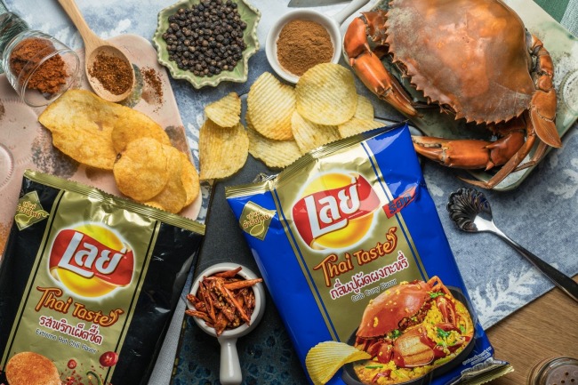 lays-thai-taste-extreme-hot-chili-and-crab-curry