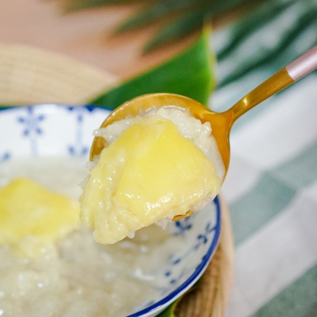 cp-durian-sticky-rice-and-custard-sticky-rice