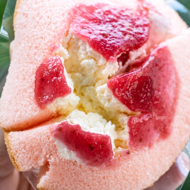 ezysweet-strawberry-roll-cake-with-cream-cheese