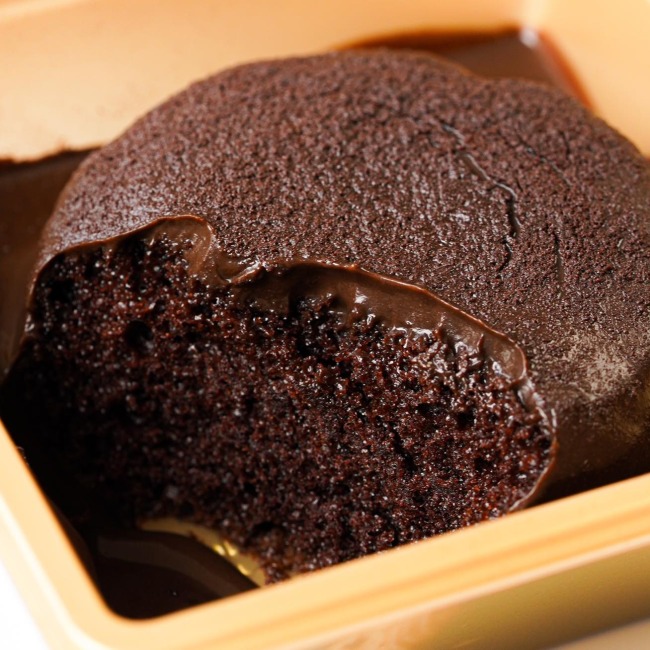 7-11-chocolate-molten-cake-bow-bakery-4