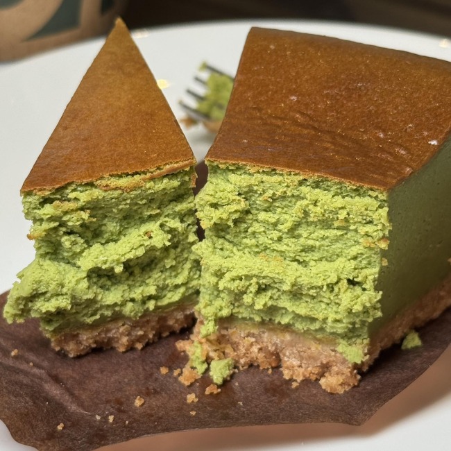 kinnhom-review-japan-starbucks-matcha-blueberry-cheesecake-2