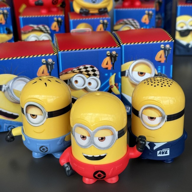 mcdonalds-happy-meal-minions-12