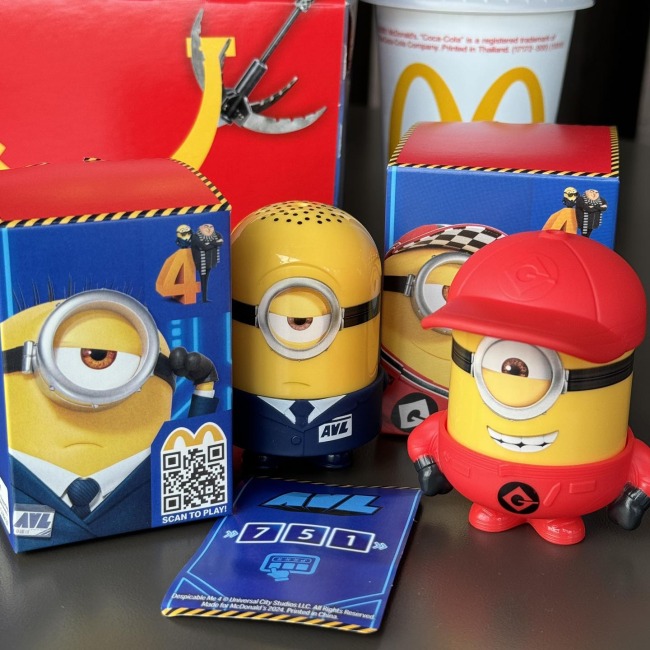 mcdonalds-happy-meal-minions-3