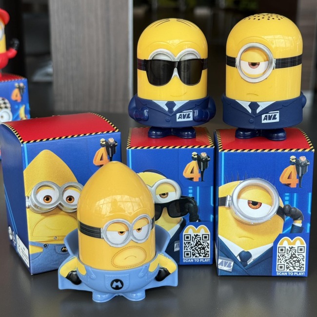 mcdonalds-happy-meal-minions-6