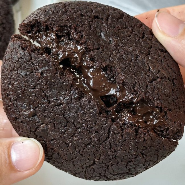 the-chocolate-factory-cookie-chocolate-lava-2