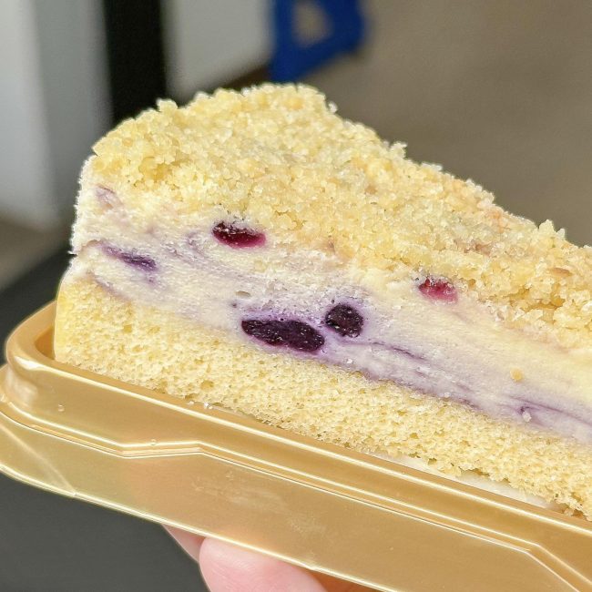 blueberry-crumble-creamcheese-7-11-3