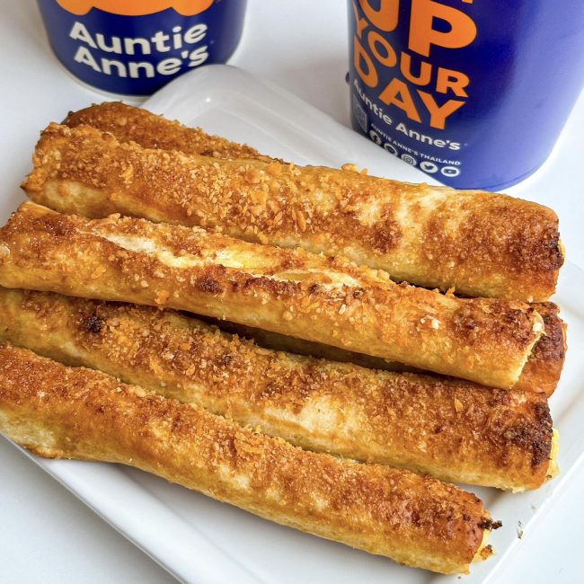 prezell-lemon-creamcheese-stick-auntie-annes-3