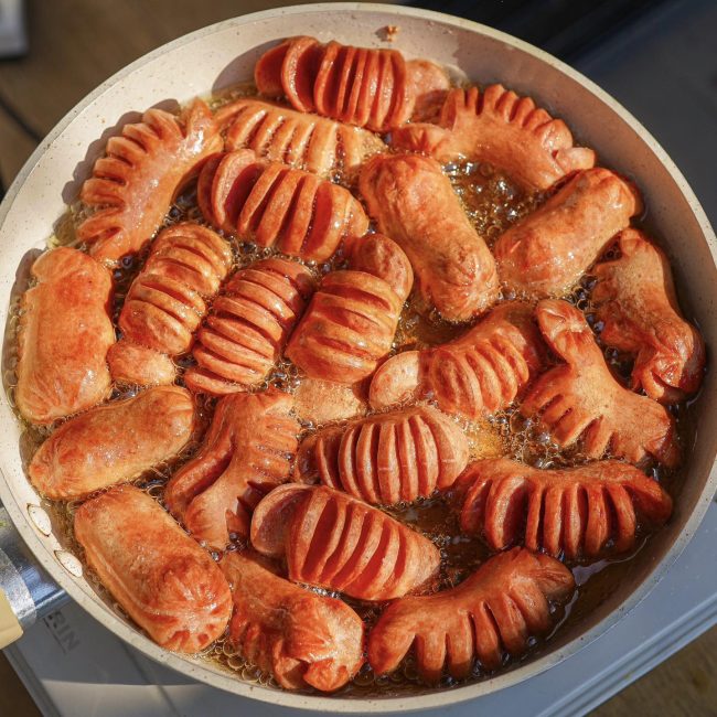 sausage-laemthong-cooking-2