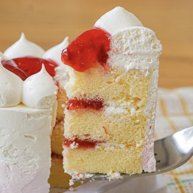 strawberry-milk-cream-cake-7-11-5
