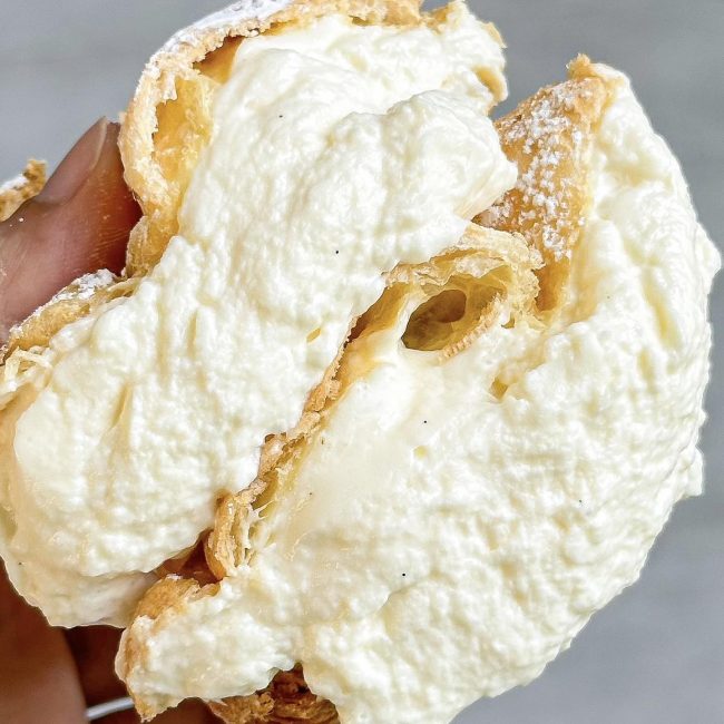 beard-papas-pie-puff-vanilla-fresh-cream-4