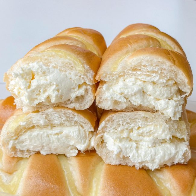 7-11-milk-flavored-cream-filled-bread-2