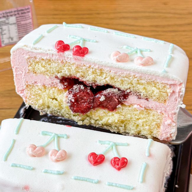 bake-a-wish-x-7-11-valentine-cake-4