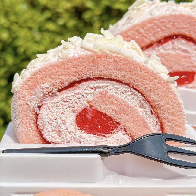 ezy-sweet-roll-cake-strawberry-2