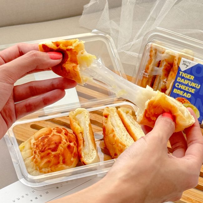 white-story-daifuku-cheese-bread-4