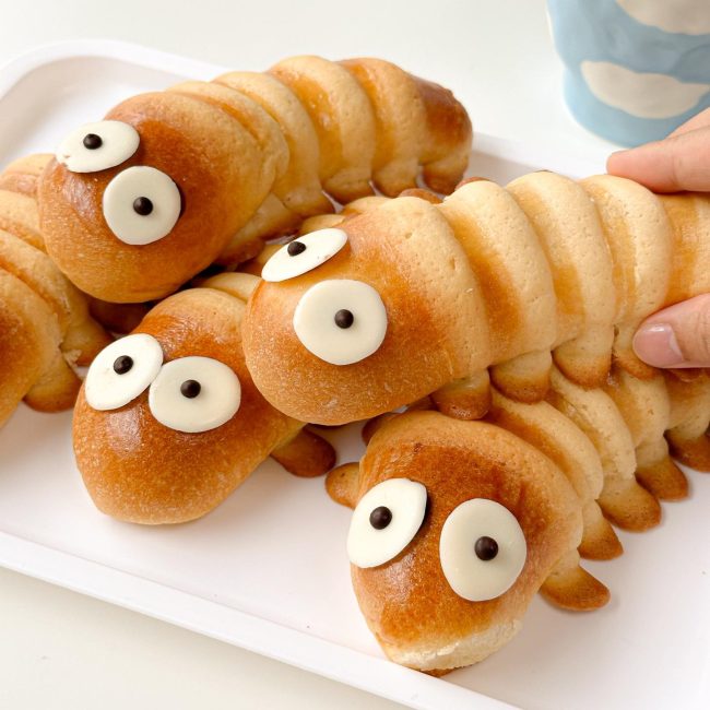 worm-bread-bread-talk-2