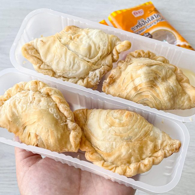 7-11-chicken-curry-puff-2