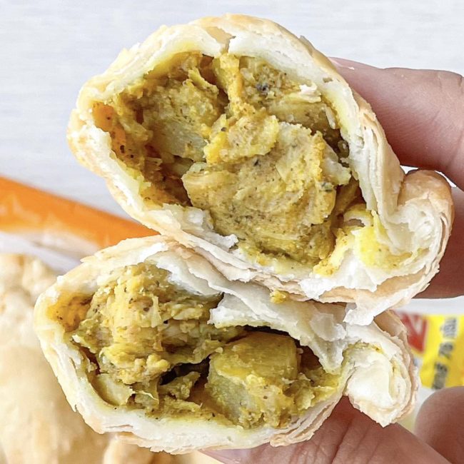 7-11-chicken-curry-puff-3