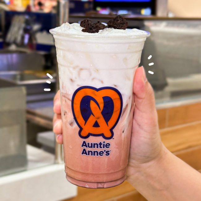 auntie-annes-red-velvet-cream-cheese-4