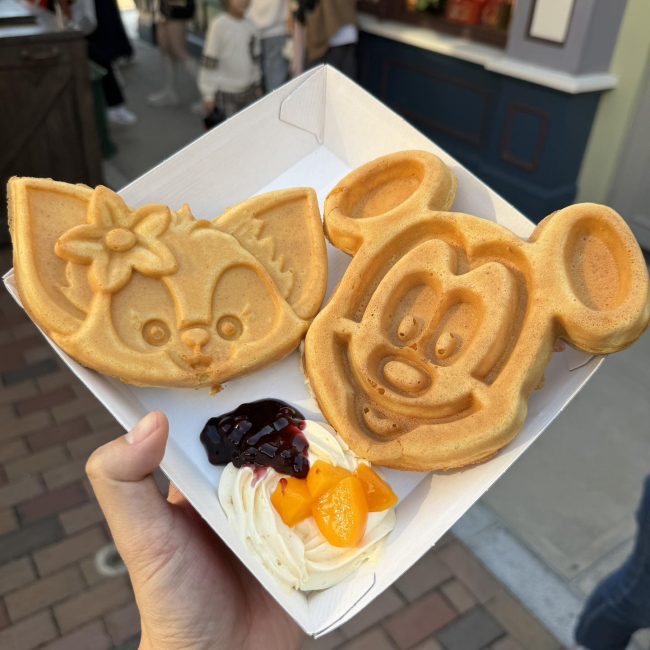 disneyland-hk-waffle-linnabell-2