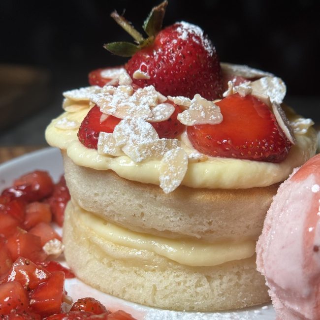 strawberry-pancake-swensens-3